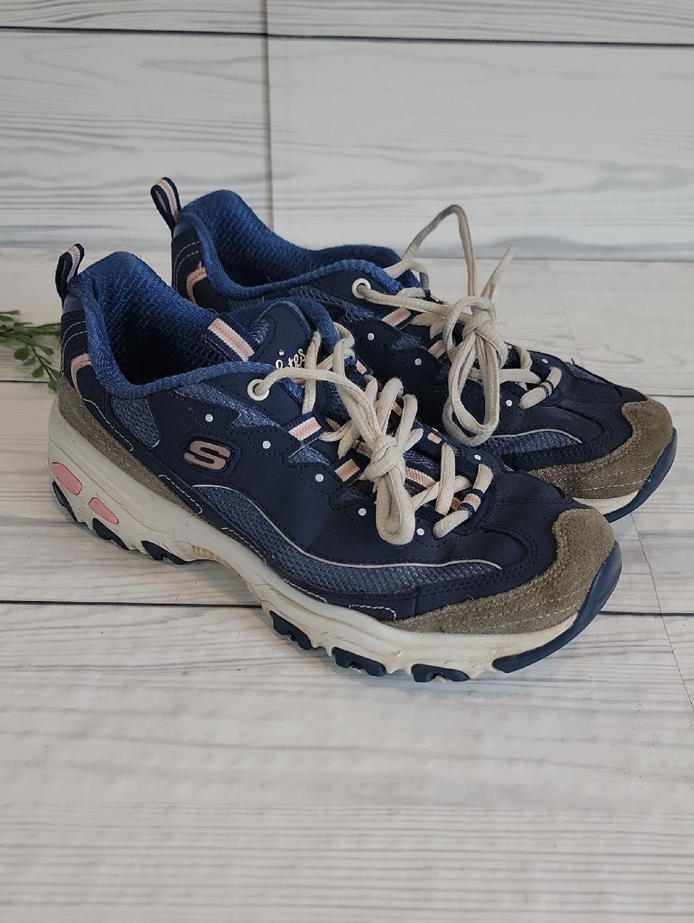 Skechers D'Lites Navy Pink Accent New Journey Walking Sneakers Womens Size 8.5